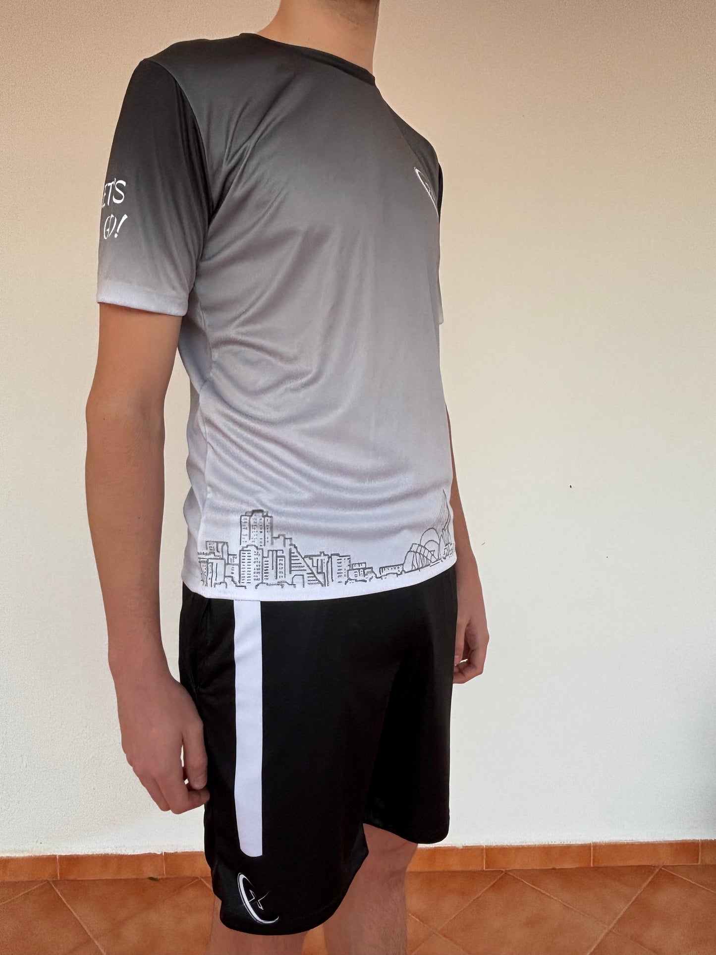 EQUIPACIÓN OTREX - CAMISETA VLC LET'S GO & PANTALONES NEGROS